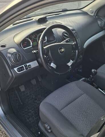 Серый Шевроле Авео, объемом двигателя 1.4 л и пробегом 183 тыс. км за 5200 $, фото 11 на Automoto.ua