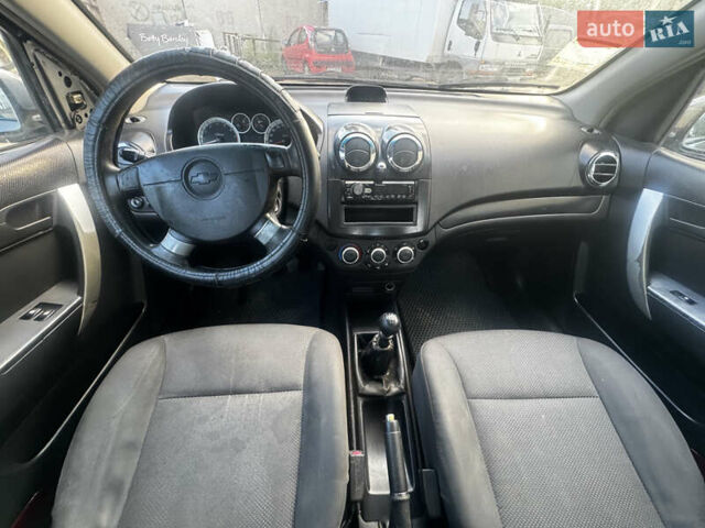 Серый Шевроле Авео, объемом двигателя 1.5 л и пробегом 185 тыс. км за 2999 $, фото 9 на Automoto.ua