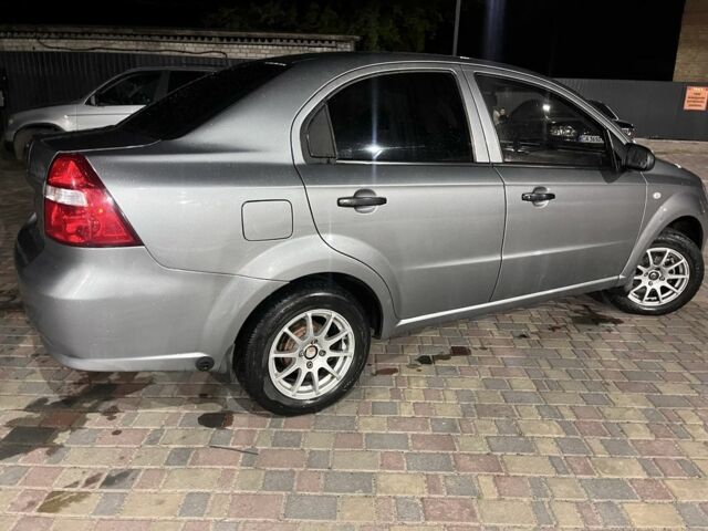 Серый Шевроле Авео, объемом двигателя 1.5 л и пробегом 320 тыс. км за 4100 $, фото 2 на Automoto.ua