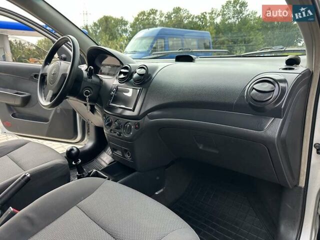 Серый Шевроле Авео, объемом двигателя 1.5 л и пробегом 193 тыс. км за 3450 $, фото 49 на Automoto.ua