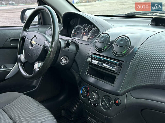 Серый Шевроле Авео, объемом двигателя 1.5 л и пробегом 180 тыс. км за 4300 $, фото 15 на Automoto.ua