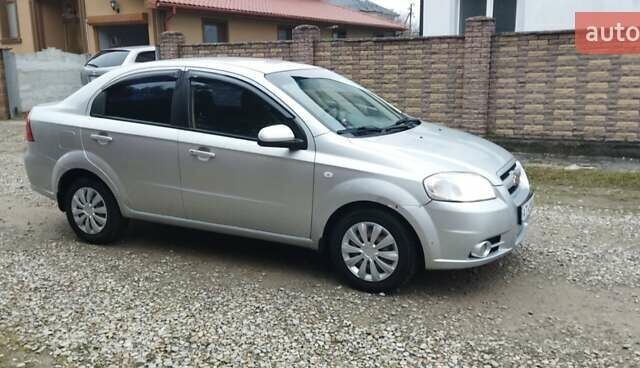 Серый Шевроле Авео, объемом двигателя 1.6 л и пробегом 227 тыс. км за 2999 $, фото 2 на Automoto.ua