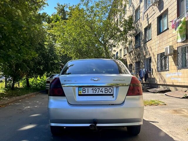 Сірий Шевроле Авео, об'ємом двигуна 1.6 л та пробігом 266 тис. км за 3200 $, фото 1 на Automoto.ua