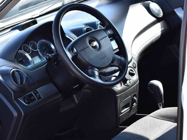Серый Шевроле Авео, объемом двигателя 1.5 л и пробегом 151 тыс. км за 4499 $, фото 7 на Automoto.ua