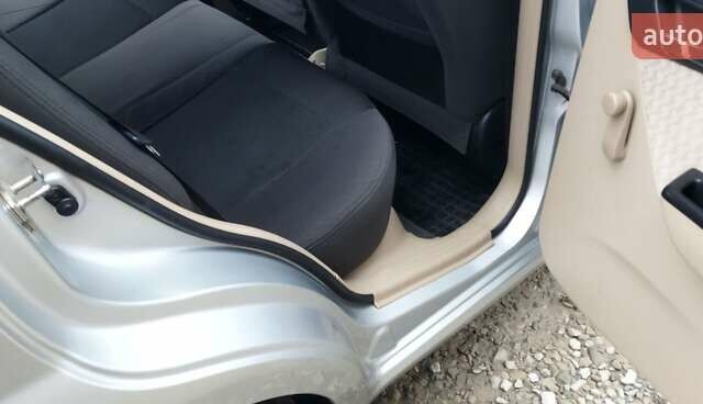 Серый Шевроле Авео, объемом двигателя 1.6 л и пробегом 227 тыс. км за 2999 $, фото 20 на Automoto.ua