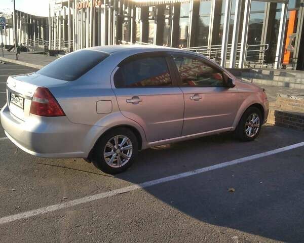 Серый Шевроле Авео, объемом двигателя 1.6 л и пробегом 225 тыс. км за 3700 $, фото 9 на Automoto.ua