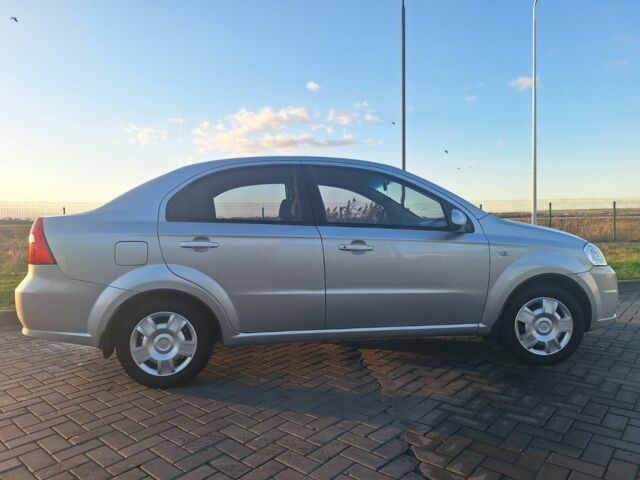 Серый Шевроле Авео, объемом двигателя 1.6 л и пробегом 77 тыс. км за 5300 $, фото 1 на Automoto.ua