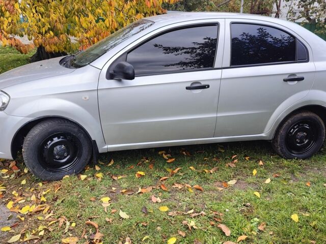 Сірий Шевроле Авео, об'ємом двигуна 1.5 л та пробігом 189 тис. км за 3400 $, фото 2 на Automoto.ua