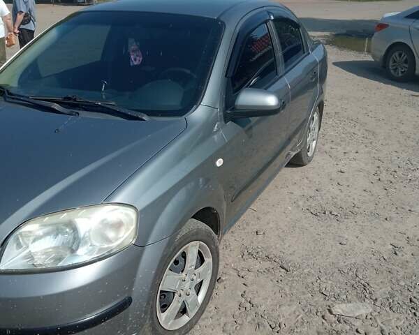 Серый Шевроле Авео, объемом двигателя 1.5 л и пробегом 210 тыс. км за 4000 $, фото 2 на Automoto.ua