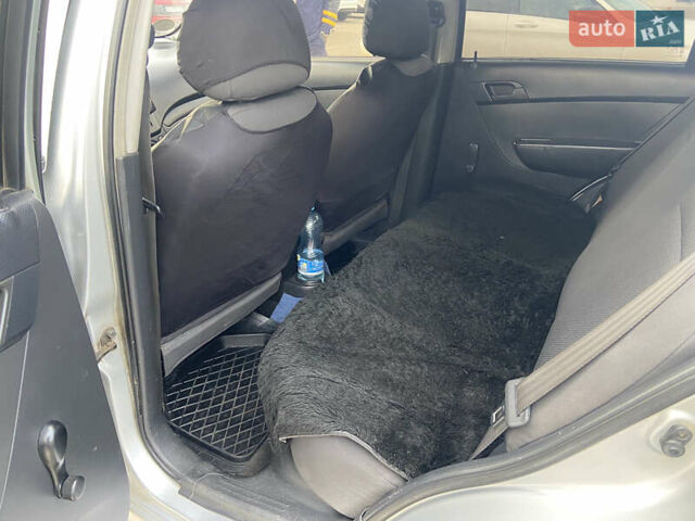 Серый Шевроле Авео, объемом двигателя 1.5 л и пробегом 220 тыс. км за 2999 $, фото 12 на Automoto.ua