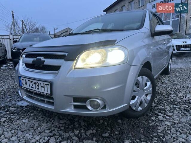 Серый Шевроле Авео, объемом двигателя 1.6 л и пробегом 308 тыс. км за 3700 $, фото 1 на Automoto.ua