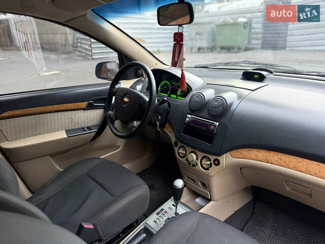Серый Шевроле Авео, объемом двигателя 1.6 л и пробегом 198 тыс. км за 3700 $, фото 7 на Automoto.ua
