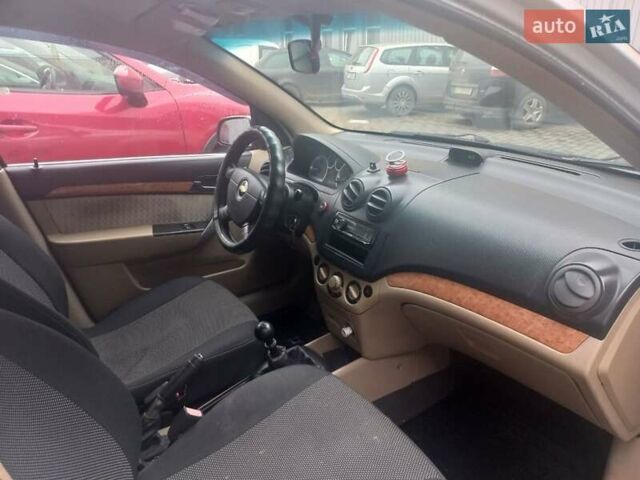 Серый Шевроле Авео, объемом двигателя 1.6 л и пробегом 220 тыс. км за 2999 $, фото 6 на Automoto.ua