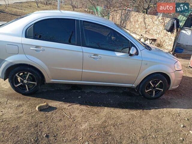 Серый Шевроле Авео, объемом двигателя 1.6 л и пробегом 330 тыс. км за 3500 $, фото 5 на Automoto.ua