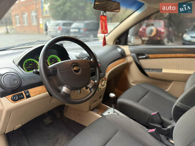 Серый Шевроле Авео, объемом двигателя 1.6 л и пробегом 198 тыс. км за 3700 $, фото 3 на Automoto.ua