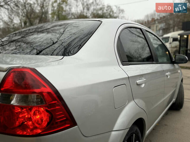 Серый Шевроле Авео, объемом двигателя 1.6 л и пробегом 175 тыс. км за 4350 $, фото 6 на Automoto.ua