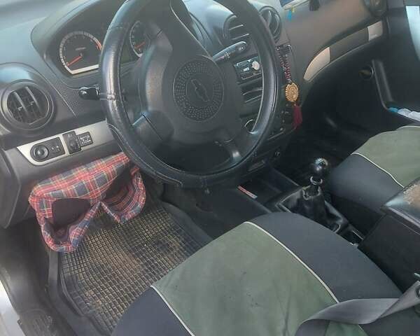 Серый Шевроле Авео, объемом двигателя 1.5 л и пробегом 90 тыс. км за 4200 $, фото 4 на Automoto.ua