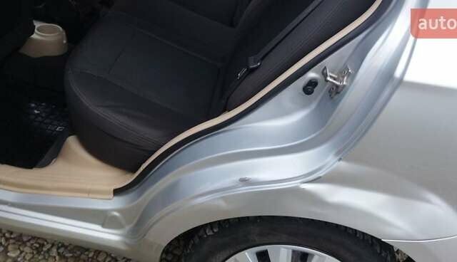 Серый Шевроле Авео, объемом двигателя 1.6 л и пробегом 227 тыс. км за 2999 $, фото 23 на Automoto.ua