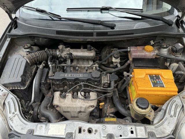 Серый Шевроле Авео, объемом двигателя 1.5 л и пробегом 277 тыс. км за 3899 $, фото 12 на Automoto.ua