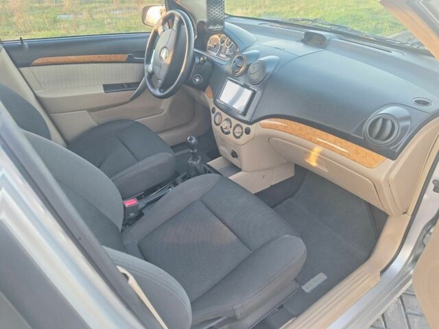 Серый Шевроле Авео, объемом двигателя 1.6 л и пробегом 77 тыс. км за 5300 $, фото 5 на Automoto.ua