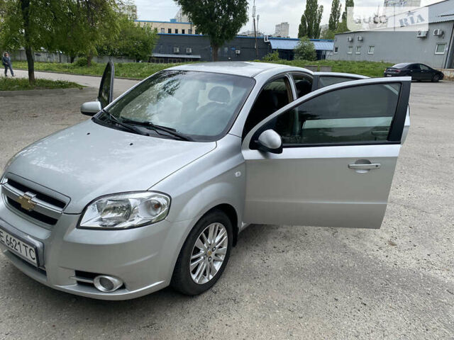 Сірий Шевроле Авео, об'ємом двигуна 1.6 л та пробігом 156 тис. км за 4500 $, фото 6 на Automoto.ua