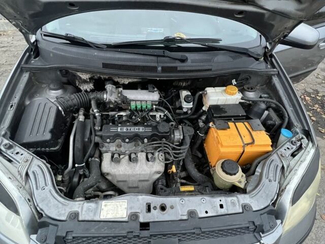 Серый Шевроле Авео, объемом двигателя 1.5 л и пробегом 195 тыс. км за 3500 $, фото 19 на Automoto.ua
