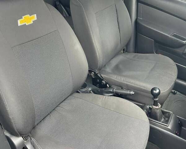 Серый Шевроле Авео, объемом двигателя 1.5 л и пробегом 250 тыс. км за 3600 $, фото 9 на Automoto.ua