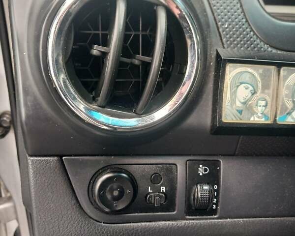 Сірий Шевроле Авео, об'ємом двигуна 1.5 л та пробігом 275 тис. км за 2350 $, фото 18 на Automoto.ua