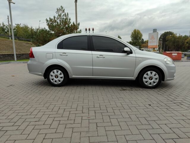 Серый Шевроле Авео, объемом двигателя 1.6 л и пробегом 90 тыс. км за 4800 $, фото 2 на Automoto.ua