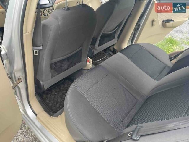 Серый Шевроле Авео, объемом двигателя 1.6 л и пробегом 330 тыс. км за 3500 $, фото 2 на Automoto.ua