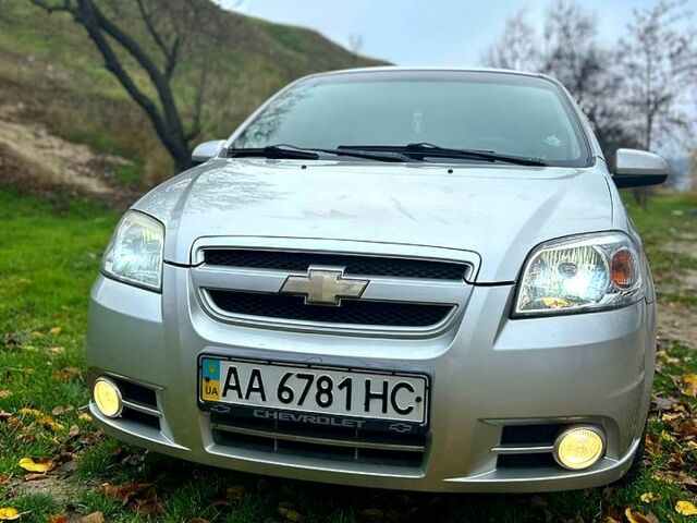 Серый Шевроле Авео, объемом двигателя 1.6 л и пробегом 171 тыс. км за 3500 $, фото 1 на Automoto.ua