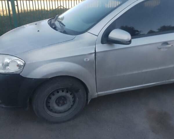 Серый Шевроле Авео, объемом двигателя 1.5 л и пробегом 280 тыс. км за 1600 $, фото 4 на Automoto.ua