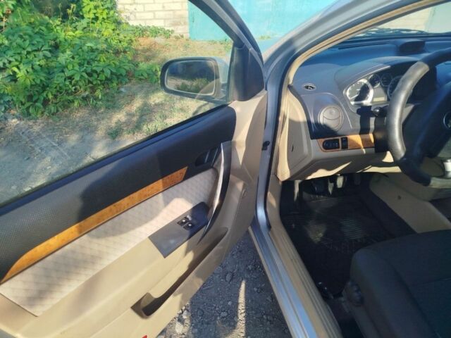 Сірий Шевроле Авео, об'ємом двигуна 0 л та пробігом 140 тис. км за 4200 $, фото 5 на Automoto.ua