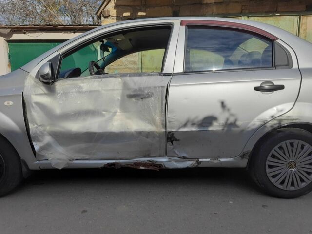 Сірий Шевроле Авео, об'ємом двигуна 1.5 л та пробігом 60 тис. км за 1600 $, фото 5 на Automoto.ua