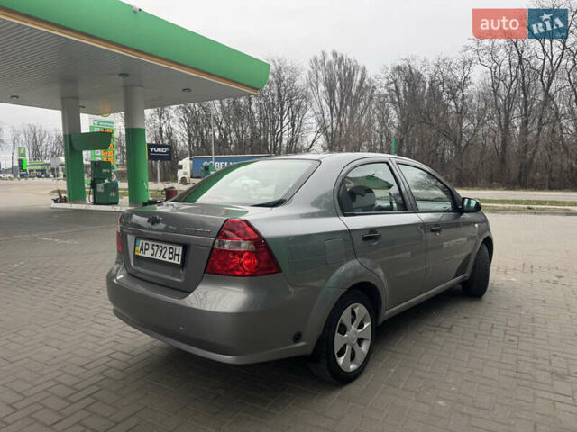 Серый Шевроле Авео, объемом двигателя 1.5 л и пробегом 154 тыс. км за 4800 $, фото 3 на Automoto.ua
