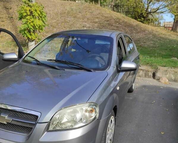 Сірий Шевроле Авео, об'ємом двигуна 1.5 л та пробігом 254 тис. км за 3900 $, фото 1 на Automoto.ua