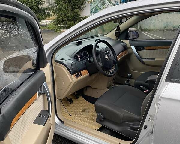 Серый Шевроле Авео, объемом двигателя 1.6 л и пробегом 173 тыс. км за 3700 $, фото 14 на Automoto.ua
