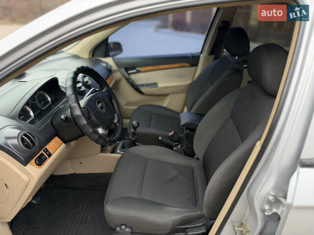 Серый Шевроле Авео, объемом двигателя 1.6 л и пробегом 240 тыс. км за 3200 $, фото 8 на Automoto.ua