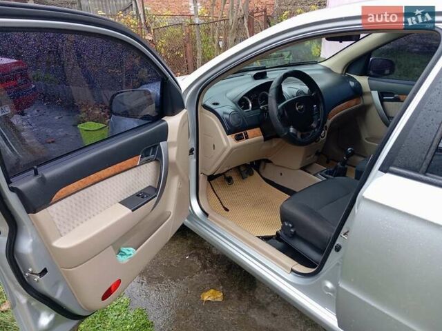 Серый Шевроле Авео, объемом двигателя 1.6 л и пробегом 223 тыс. км за 4200 $, фото 8 на Automoto.ua
