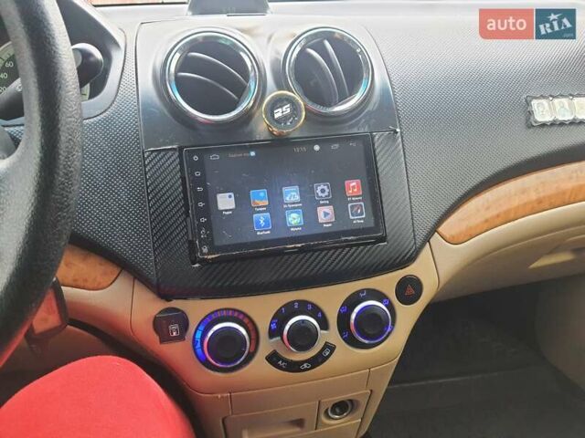 Серый Шевроле Авео, объемом двигателя 1.6 л и пробегом 272 тыс. км за 3500 $, фото 6 на Automoto.ua