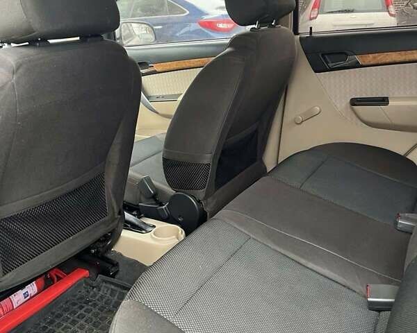Серый Шевроле Авео, объемом двигателя 1.6 л и пробегом 167 тыс. км за 3700 $, фото 5 на Automoto.ua