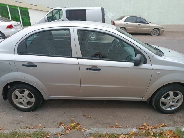 Серый Шевроле Авео, объемом двигателя 1.4 л и пробегом 180 тыс. км за 3899 $, фото 1 на Automoto.ua
