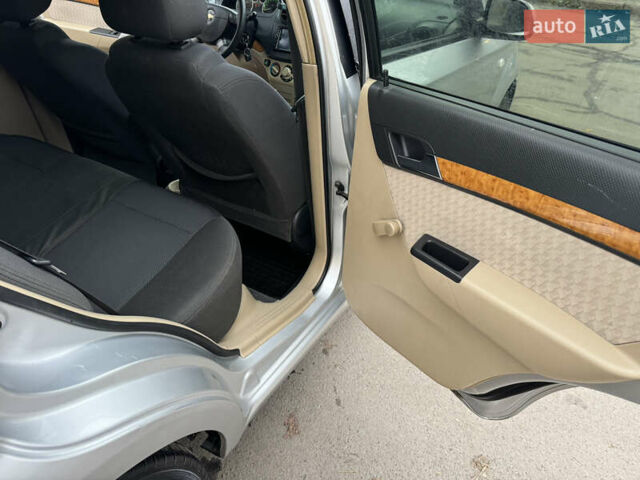 Серый Шевроле Авео, объемом двигателя 1.6 л и пробегом 175 тыс. км за 4350 $, фото 36 на Automoto.ua