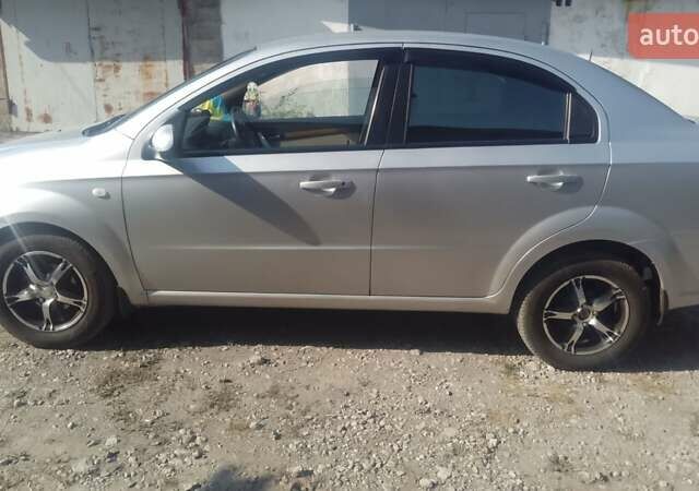 Серый Шевроле Авео, объемом двигателя 1.6 л и пробегом 157 тыс. км за 4400 $, фото 9 на Automoto.ua