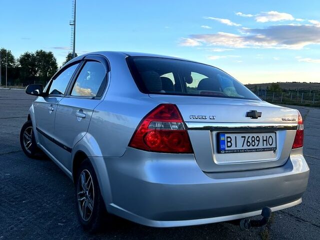 Серый Шевроле Авео, объемом двигателя 1.6 л и пробегом 258 тыс. км за 3800 $, фото 3 на Automoto.ua