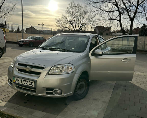 Серый Шевроле Авео, объемом двигателя 1.6 л и пробегом 87 тыс. км за 4800 $, фото 3 на Automoto.ua