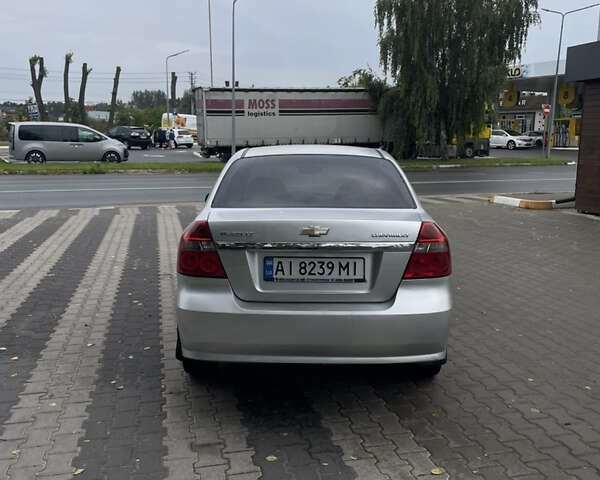 Серый Шевроле Авео, объемом двигателя 1.6 л и пробегом 300 тыс. км за 3300 $, фото 2 на Automoto.ua