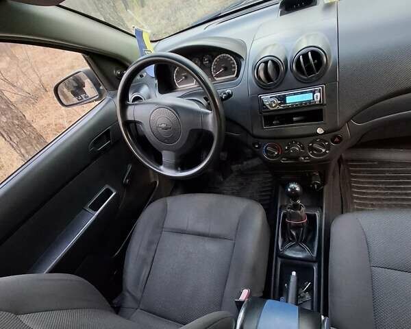 Серый Шевроле Авео, объемом двигателя 1.5 л и пробегом 194 тыс. км за 4000 $, фото 5 на Automoto.ua