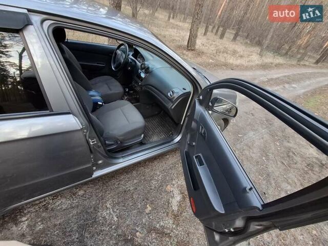 Серый Шевроле Авео, объемом двигателя 1.5 л и пробегом 194 тыс. км за 4000 $, фото 9 на Automoto.ua