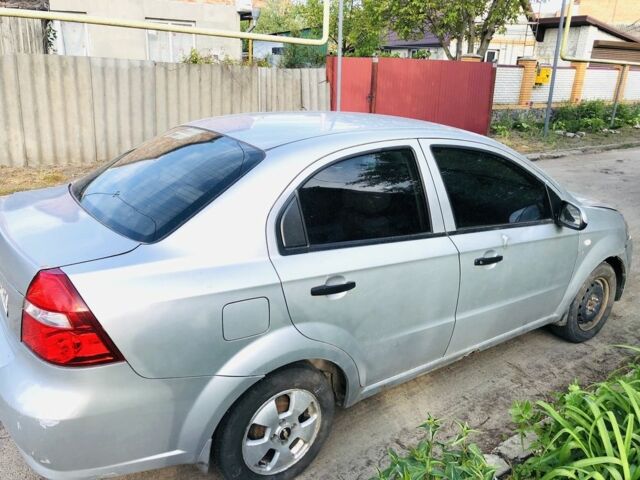 Сірий Шевроле Авео, об'ємом двигуна 1.5 л та пробігом 150 тис. км за 2400 $, фото 1 на Automoto.ua